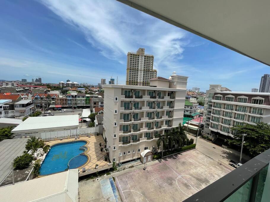 Getaway Studio In City Center Residence Патая Екстериор снимка