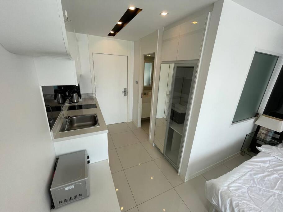 Getaway Studio In City Center Residence Патая Екстериор снимка
